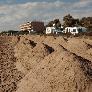 Treballs de generació de noves dunes