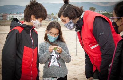 Grup d'escolars a les dunes