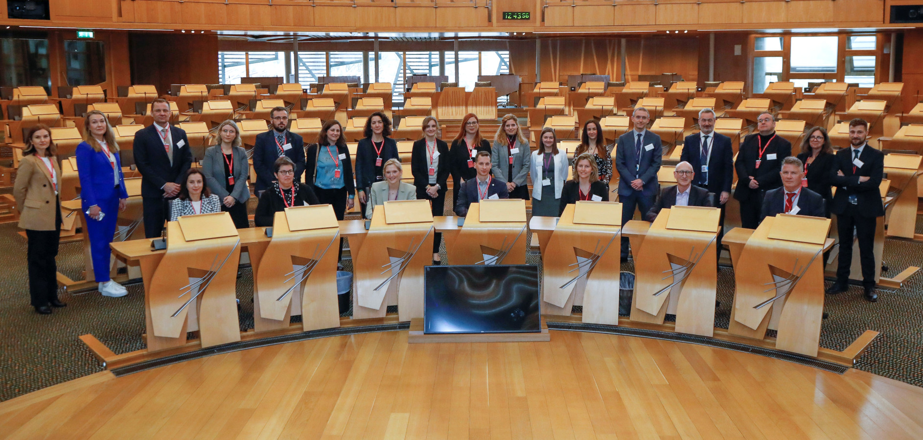 Els participants de la conferència, a la seu del Parlament d'Escòcia